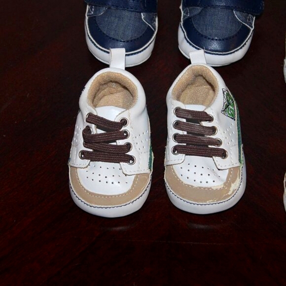 Lot of 4 Pairs Baby Boy Shoes Newborn NB - Picture 2 of 10